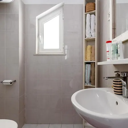 Tantina West Apartment